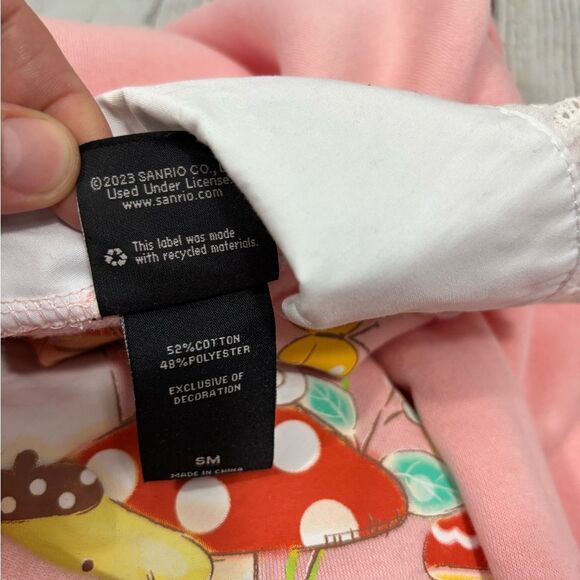 Sanrio Hello Kitty and Friends Strawberry Shortcake Pink Sweatshirt Collared - Picture 8 of 9